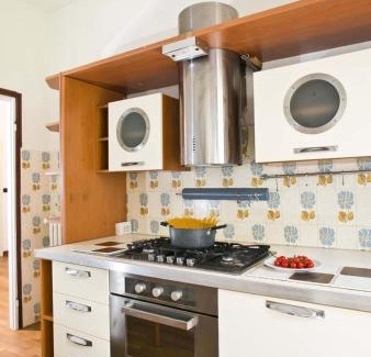 Albate Apartamento | LA'DELI - Como - grande appartamento con parcheggio, nefltix, giardino, terrazzo