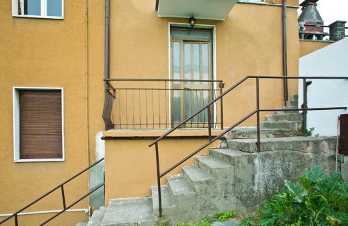 Albate Apartamento | LA'DELI - Como - grande appartamento con parcheggio, nefltix, giardino, terrazzo