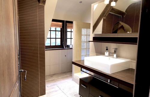 Saint-Martin-aux-Chartrains Casa | Vrbo Property