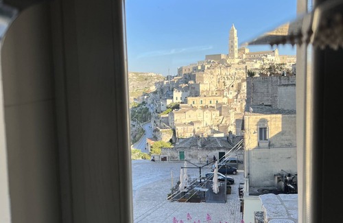 Sasso Barisano Apartamento | LA DIMORA DI ANTOSA Matera vacation home with breathtaking views of #sassidimatera