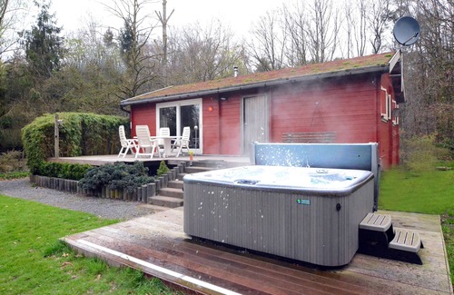Knesselare Chalet De Esquí | Chalet acogedor La Dolce Vita en plena naturaleza con sauna y jacuzzi