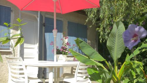 Saint-Etienne-de-Saint-Geoirs Hotel | La Ferme de Thoudiere