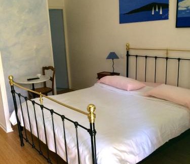 Saint-Etienne-de-Saint-Geoirs Hotel | La Ferme de Thoudiere