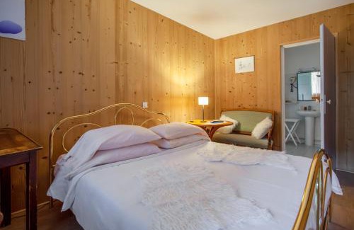 Saint-Etienne-de-Saint-Geoirs Hotel | La Ferme de Thoudiere