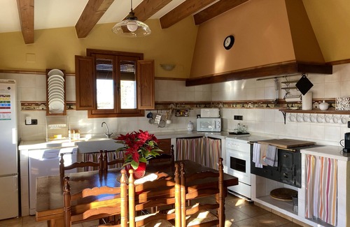 Aleny Cabaña | La Farraja de Cal Farrés, casa rural a 1 h. de Barcelona: piscina, bbq, jardín.
