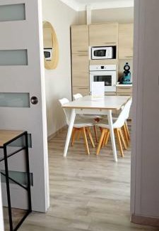 Falaise Apartamento | La Falaisienne - Appartement pour 4 au cœur de Falaise - "Larès"