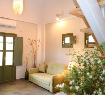 Gythio Apartamento | La Familia Luxury Private Maisonettes near the sea
