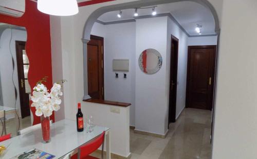 El Molinillo Apartamento | La Farola Centro de Málaga con Parking 445 Max