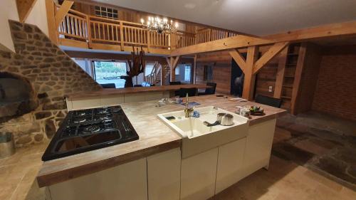 Travexin Casa | LA FERME LES DIGITALES bain nordique, billard