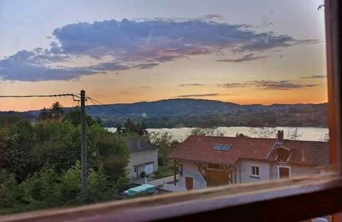 Bilieu Casa | La Ferme Tchoukar, Ferme Dauphinoise à 10min du lac à Pied