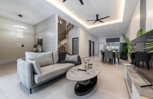 Batu Ferringhi Casa | La Ferringhi Villa - 5 Bedroom Bungalows by ALV