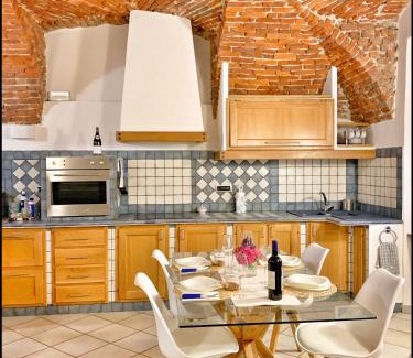 Centro Storico Apartamento | La Fiaba: bilocale nel centro storico di Cuneo