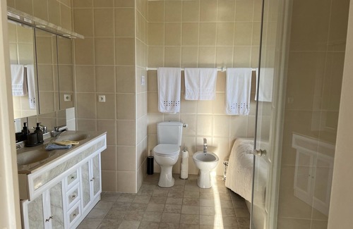 Sainte-Mere-Eglise Cama Y Desayuno | La Fiere Bridge Guesthouse
