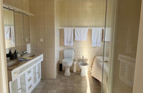 Baie du Cotentin Cama Y Desayuno | La Fiere Bridge Guest House