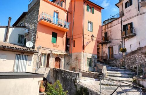 Precetto Casa | La finestra sulle colline