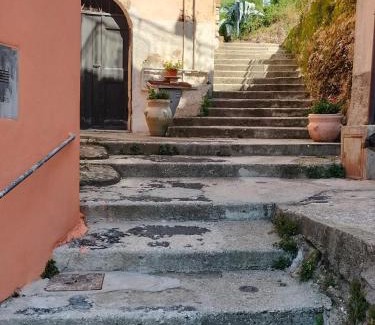 Precetto Casa | La finestra sulle colline