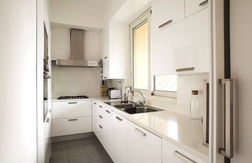 Sulmona Apartamento | La Finestra Sulmò, apartamento panorámico en Sulmona con vistas al centro histórico.