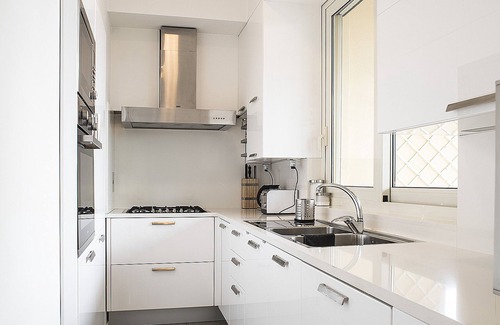Sulmona Apartamento | La Finestra Sulmò, apartamento panorámico en Sulmona con vistas al centro histórico.