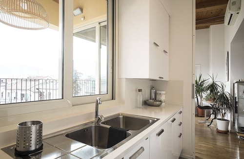 Sulmona Apartamento | La Finestra Sulmò, apartamento panorámico en Sulmona con vistas al centro histórico.