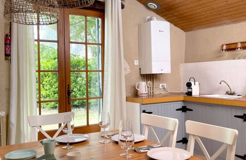 Savignac-de-Duras Casa | La Fleur de Savignac · 3 bd, pool, views, WiFi