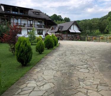 Varbilau Casa | La Foisor