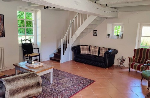 Bourneau Casa | La Forêt Cottage en Château de Bourneau con piscina privada y jardín