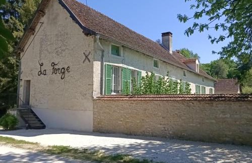 Beze Casa | La Forge 8 Personnes