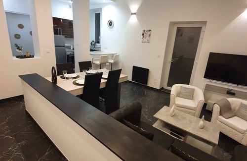 Rouen City Centre Apartamento | La Forteresse Jacuzzi-Sauna