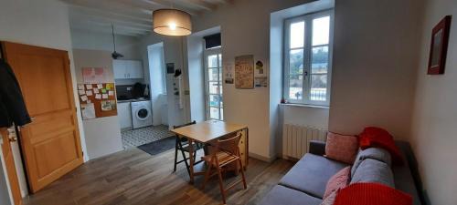 Montflours Casa | La Fourmondière supérieure, maison éclusière
