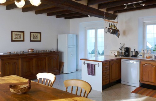 Saint-Thomas-de-Courceriers Casa | La Goupillère, farmhouse and extensive grounds in a tranquil country setting