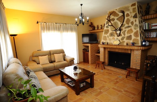 Retuerta del Bullaque Chalet De Esquí | La Guarida en el Parque Nacional de Cabañeros con un entorno espectacular.
