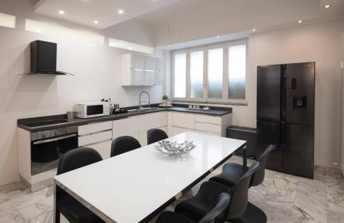 Zona Solari Apartamento | La Galleria