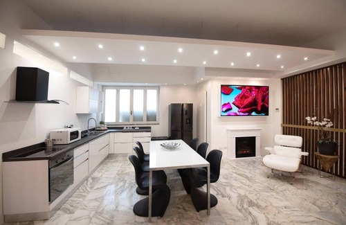 Zona Solari Apartamento | La Galleria Milan - Your Chic Urban Retreat in Solari District