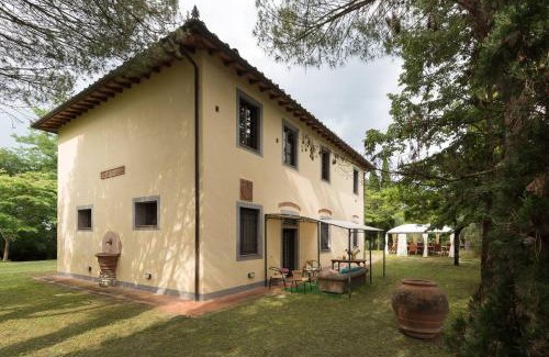 Barberino Val d'Elsa Villa | La Ginestra di Valerio - Chianti villa with large Pool & Wifi