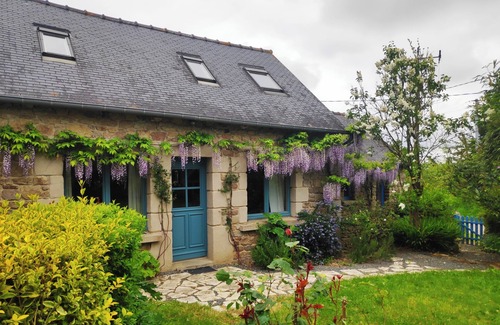 Plouagat Casa | La Glycine