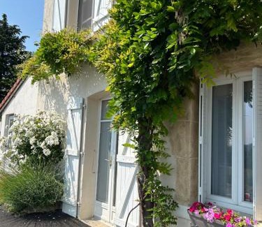 Sainte-Colombe Cama Y Desayuno | La Glycine B&B