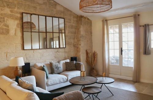Uzes Apartamento | La Grande Bourgade-Authentique Maison en Pierre avec Terrasse Climatisation au Cœur d'Uzès