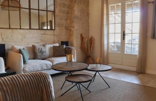 Uzes Apartamento | La Grande Bourgade-Authentique Maison en Pierre avec Terrasse Climatisation au Cœur d'Uzès