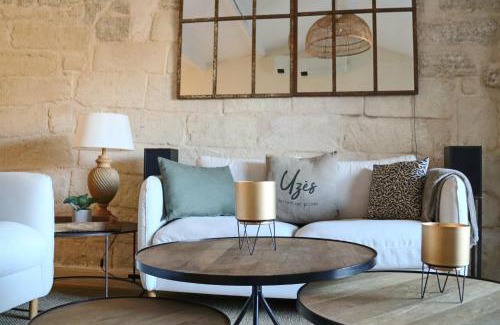 Uzes Apartamento | La Grande Bourgade-Authentique Maison en Pierre avec Terrasse Climatisation au Cœur d'Uzès