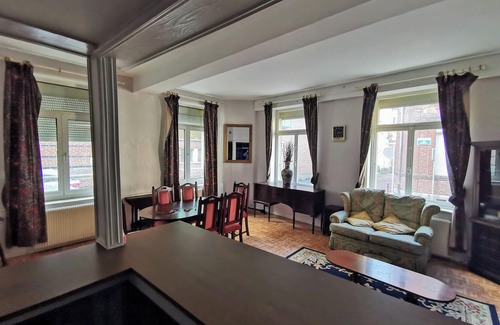 Hesdin Casa | La grande Hesdinoise - sleeps 6 near the square and its shops