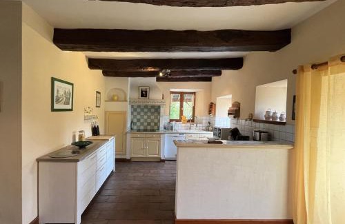 Bonnemain Casa | La grande maison dans la prairie