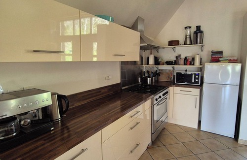 Mur-de-Barrez Casa | La Grange, a tranquil retreat filled with modern touches, near Mur de Barrez