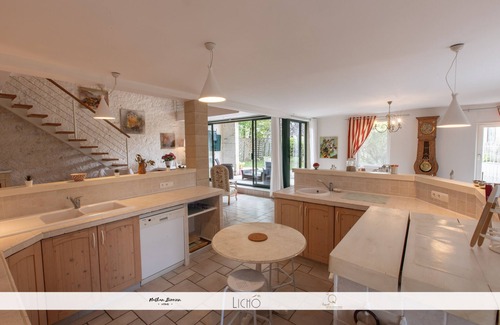 Bellefond Casa | El granero Bellefontaine encaramado en su colina