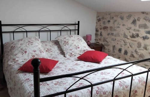 Chomerac Cama Y Desayuno | La Grange de Sabatas, Room La Gardette