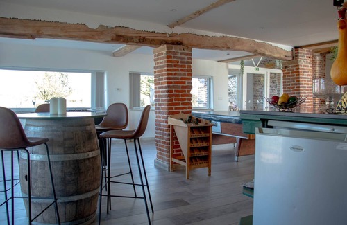 Leuze-en-Hainaut Casa | Anc. Seigneurie de Boucaut: la Grange 17/19 pers.