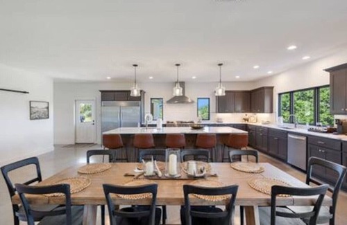 La Grange Casa | La Grange Modern Farmhouse, breathtaking views!