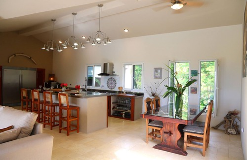 Ojo de Agua Casa | La Hacienda Ojo de Agua Hilltop Ocean View Luxury Home * Playa Venao / Canas