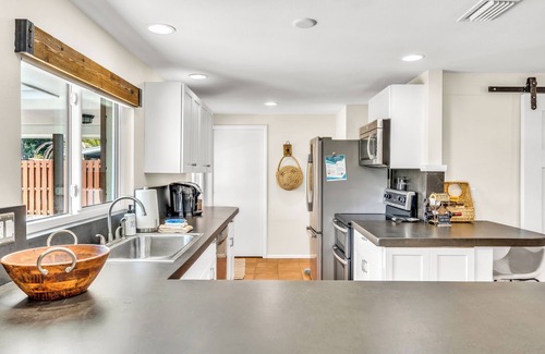 Sarasota Casa | La Hacienda/heated pool, hot tub, 6 mi to beach