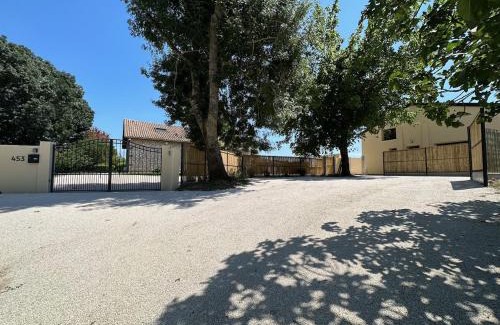 Montauban Apartamento | La Halte Occitane - Classé 3 étoiles - 1 chambre, parking, terrasse, tout inclus