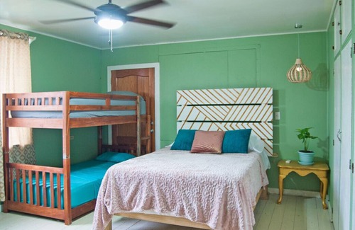 Isla de Utila Hostal | La Hamaca Hostel Utila